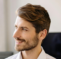 Retrato de Michael Brennan, líder em tecnologia de fintech e criptografia, exercendo a função de CTO
